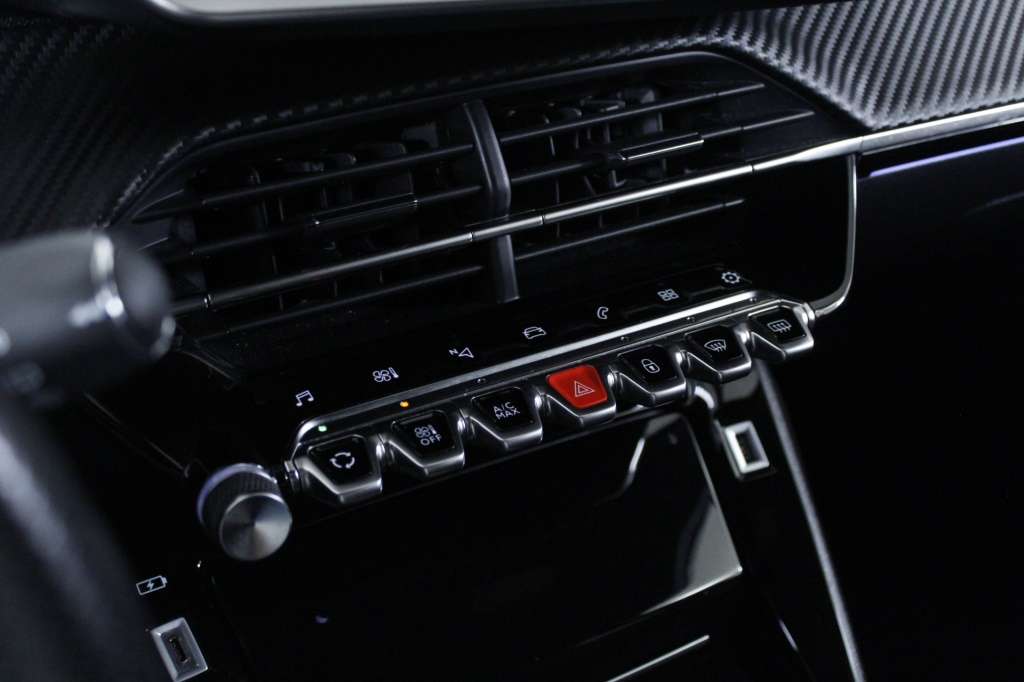 peugeot-2008-2022-diesel-1499cc