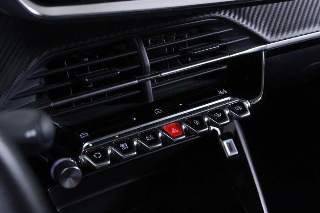 peugeot-2008-2024-gasolina-1199cc
