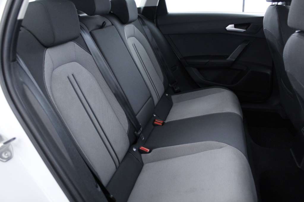 seat-leon-st-2024-gasolina-999cc