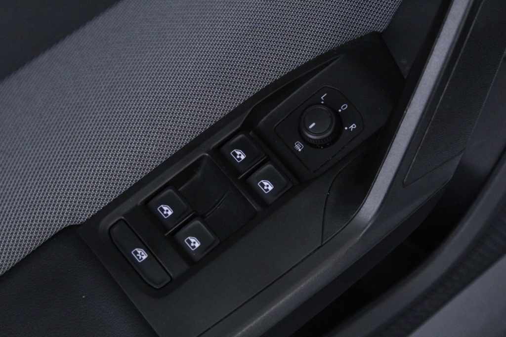 seat-leon-st-2024-gasolina-999cc