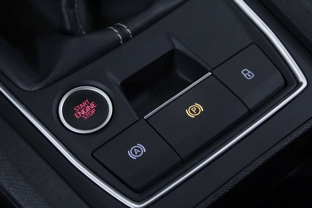 seat-leon-st-2024-gasolina-999cc