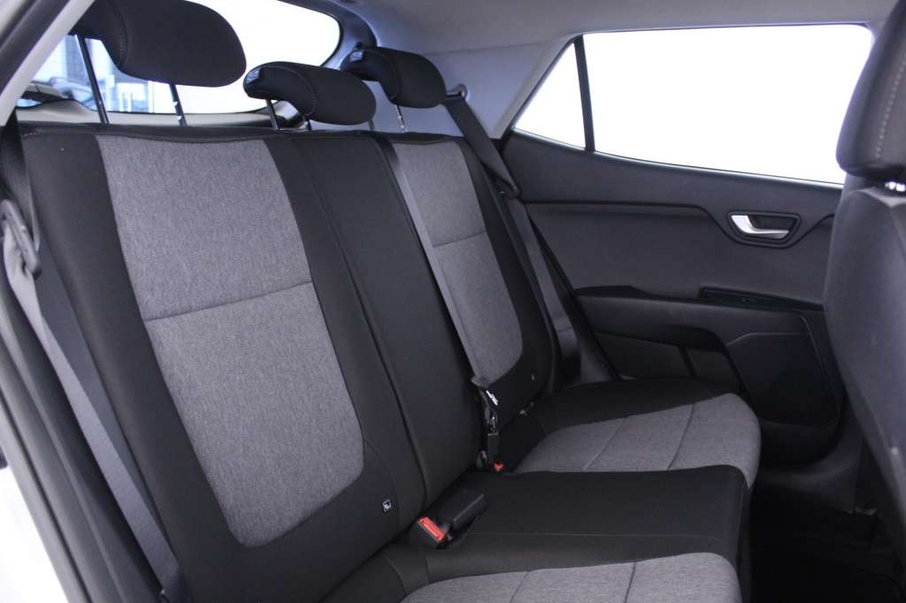 kia-stonic-2024-gasolina-1197cc