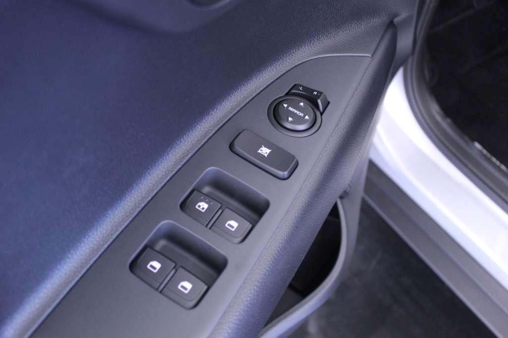 kia-stonic-2024-gasolina-1197cc