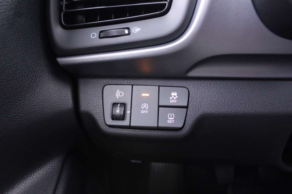 kia-stonic-2024-gasolina-1197cc