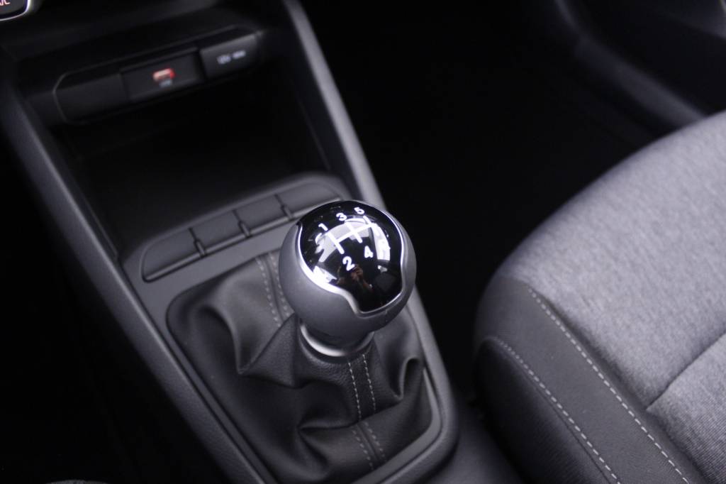 kia-stonic-2024-gasolina-1197cc