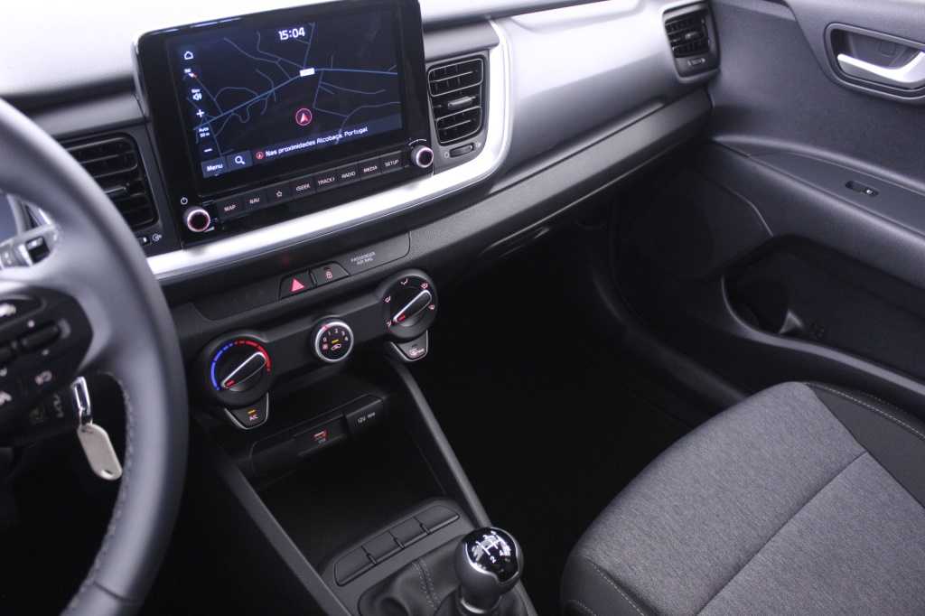 kia-stonic-2024-gasolina-1197cc