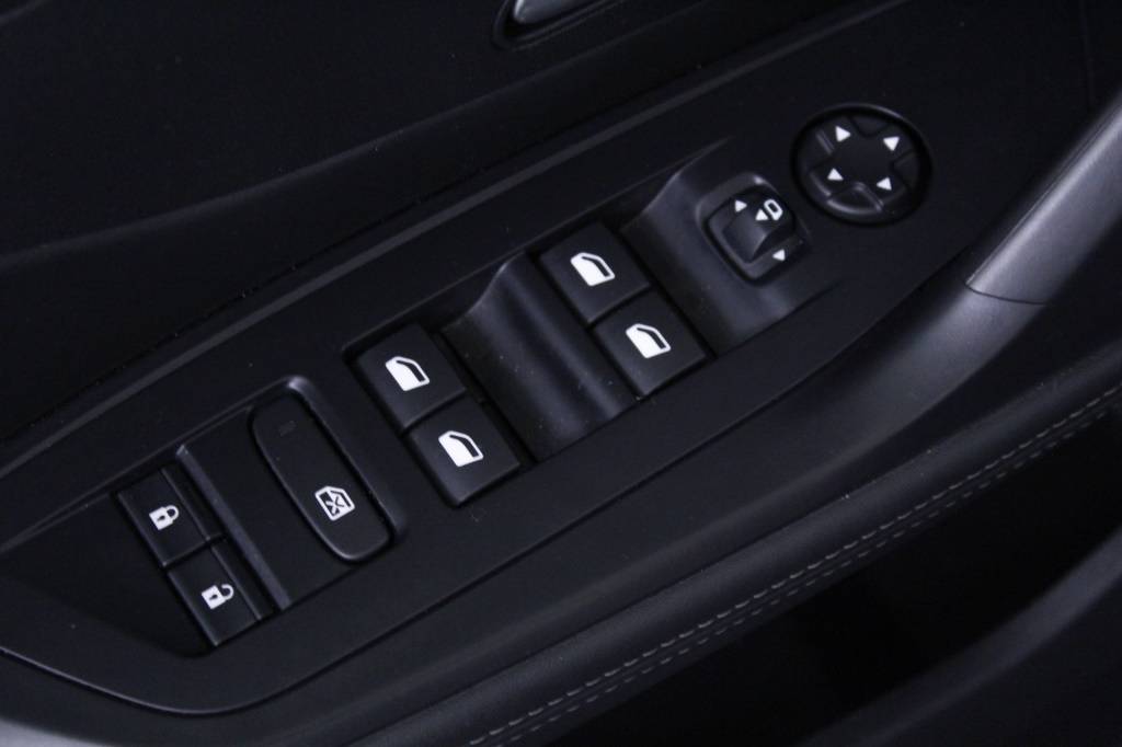 peugeot-408-2025-hibrido-1199cc