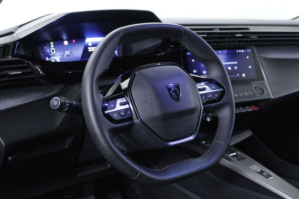 peugeot-408-2025-hibrido-1199cc