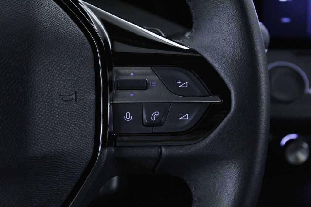 peugeot-408-2025-hibrido-1199cc