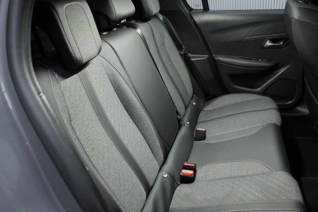 peugeot-208-2025-hibrido-1199cc