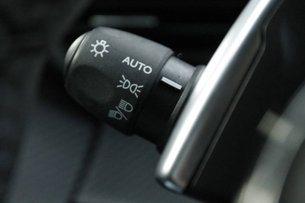 peugeot-208-2025-hibrido-1199cc