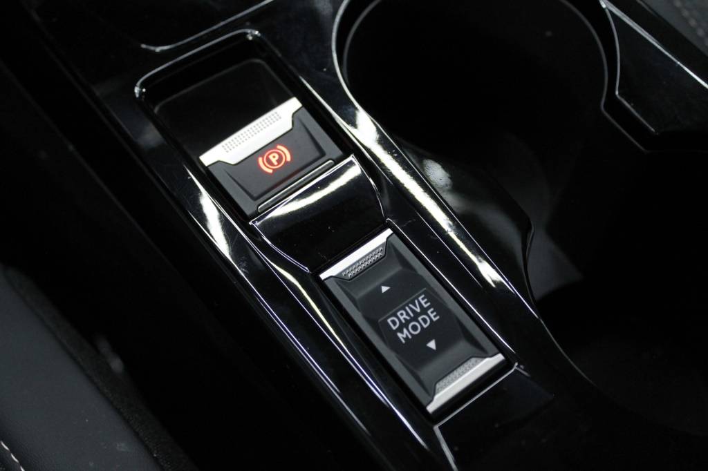 peugeot-208-2025-hibrido-1199cc