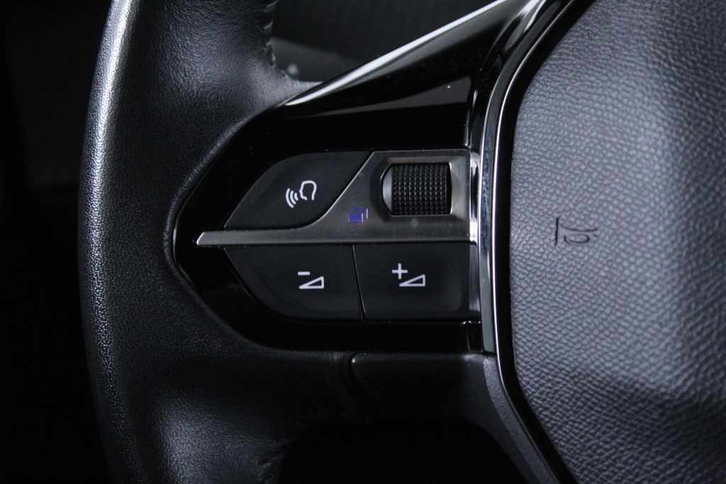peugeot-2008-2024-gasolina-1199cc
