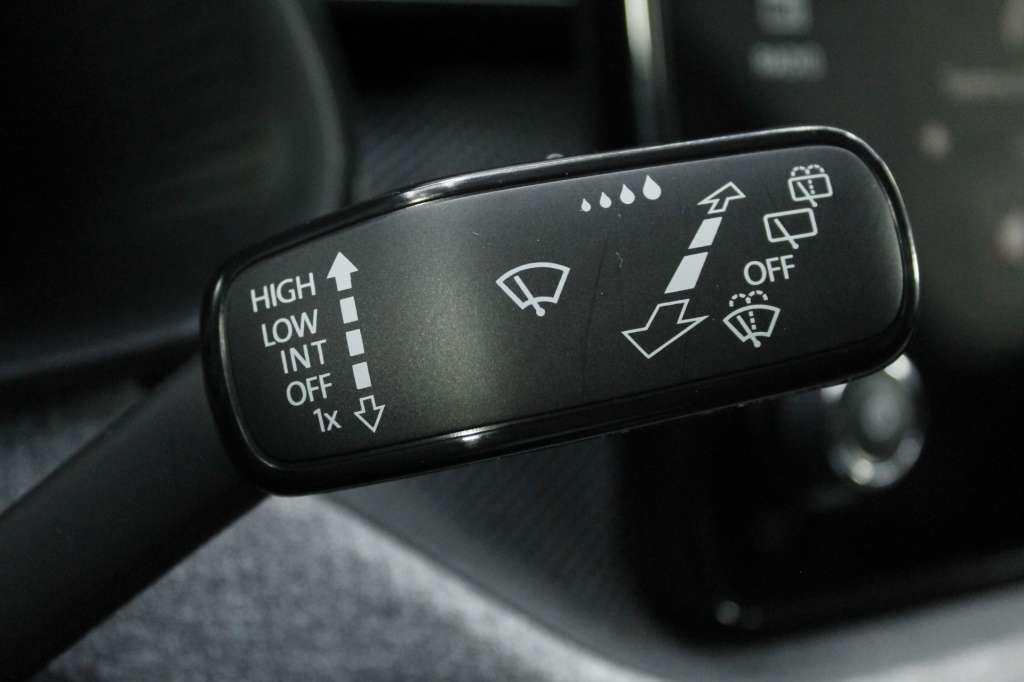 skoda-kamiq-2024-gasolina-999cc