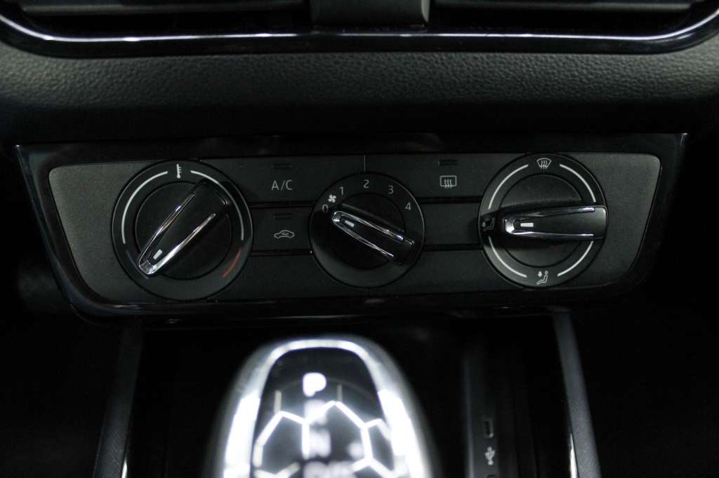 skoda-kamiq-2024-gasolina-999cc