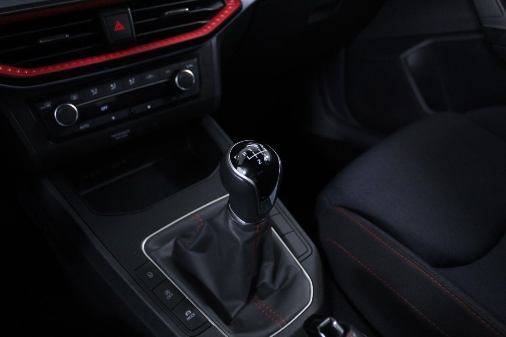 seat-ibiza-2023-gasolina-999cc