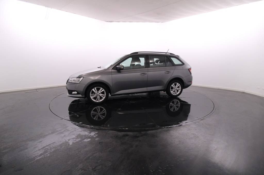 skoda-fabia-2022-gasolina-999cc