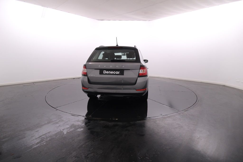 skoda-fabia-2022-gasolina-999cc