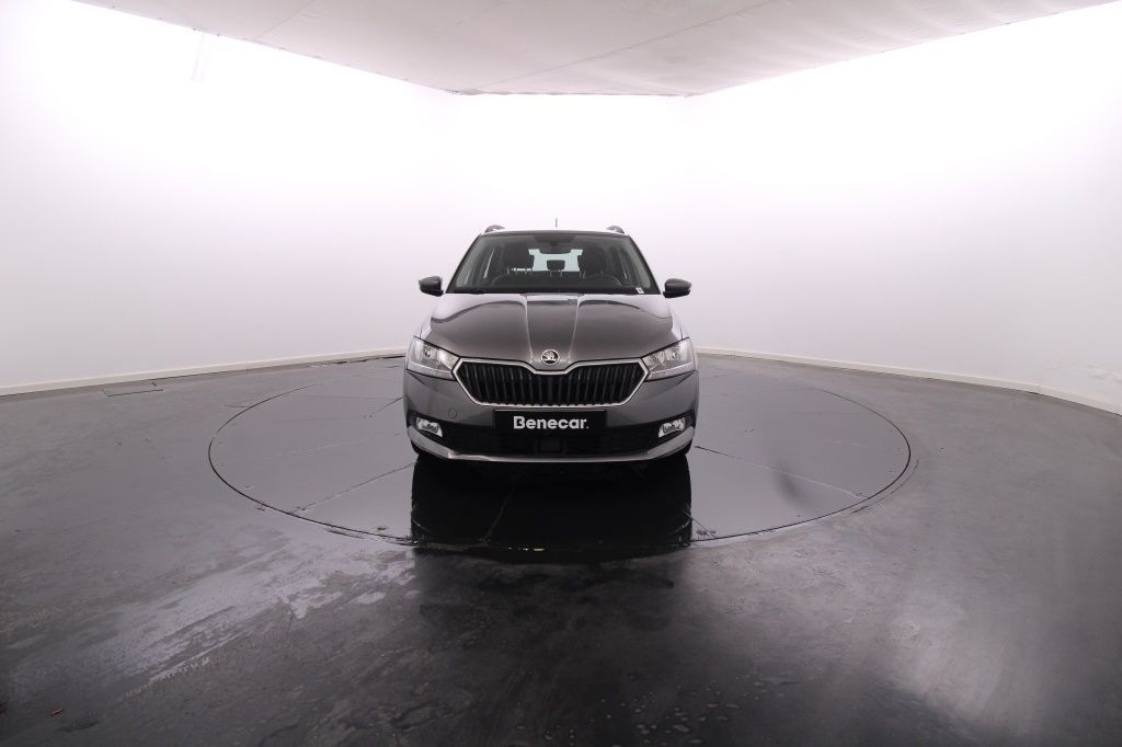 skoda-fabia-2022-gasolina-999cc