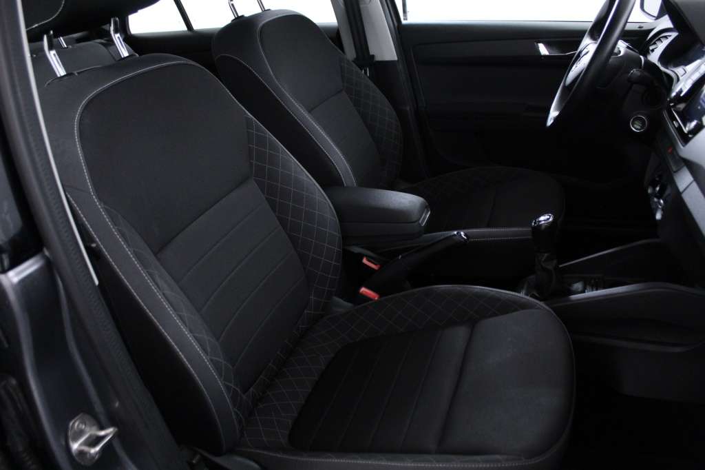 skoda-fabia-2022-gasolina-999cc