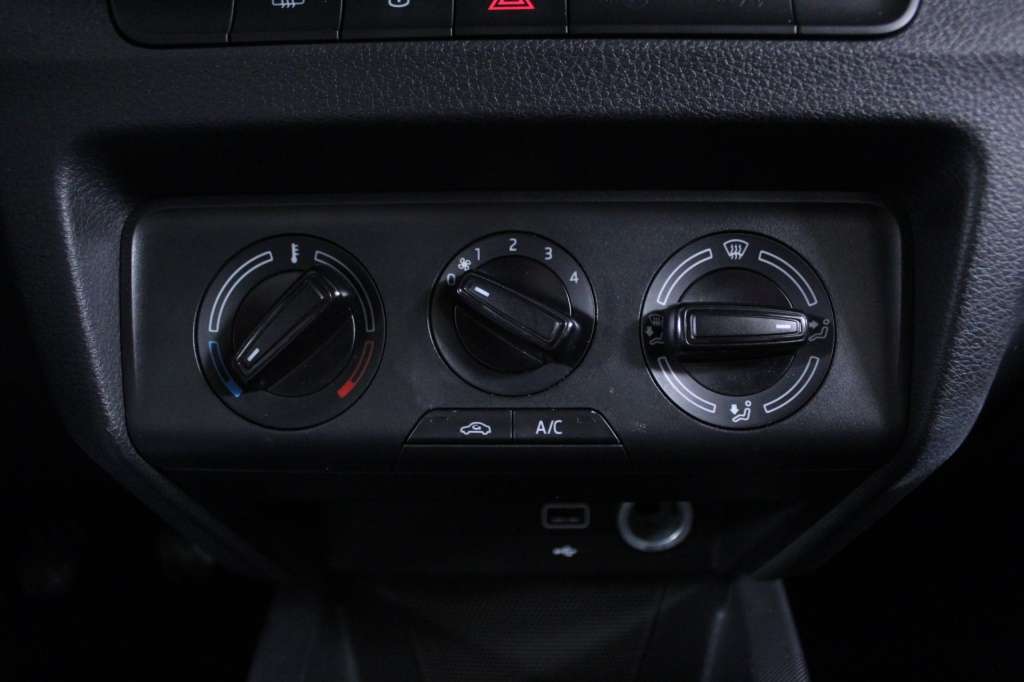 skoda-fabia-2022-gasolina-999cc