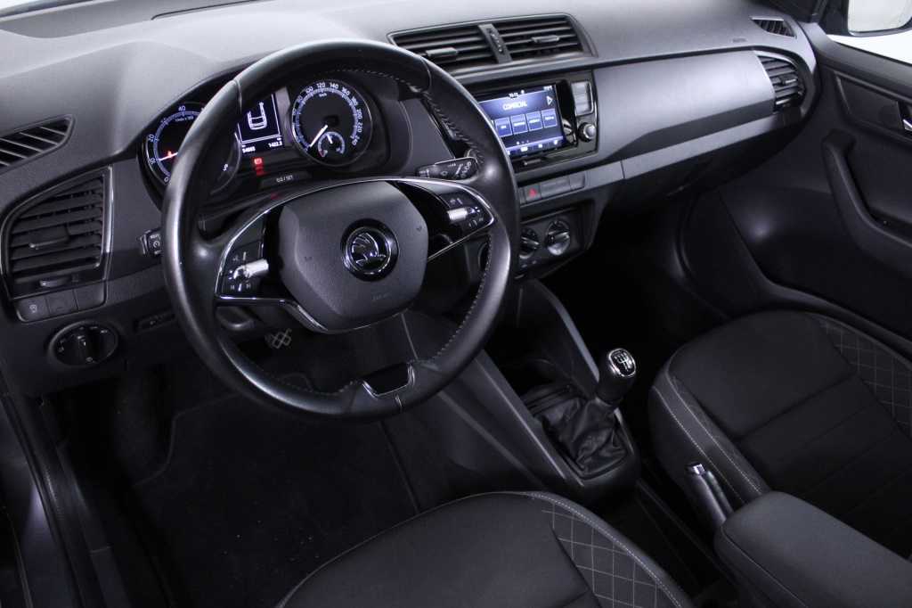 skoda-fabia-2022-gasolina-999cc