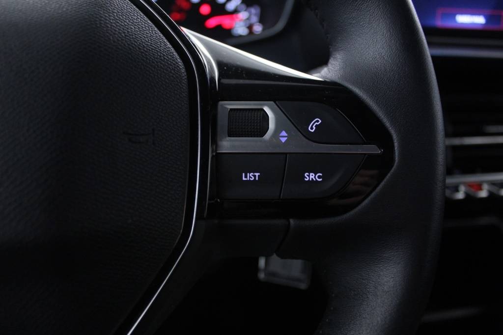 peugeot-208-2024-gasolina-1199cc