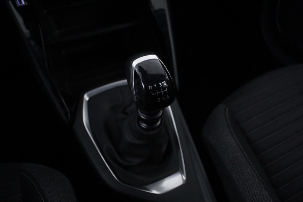 peugeot-208-2024-gasolina-1199cc