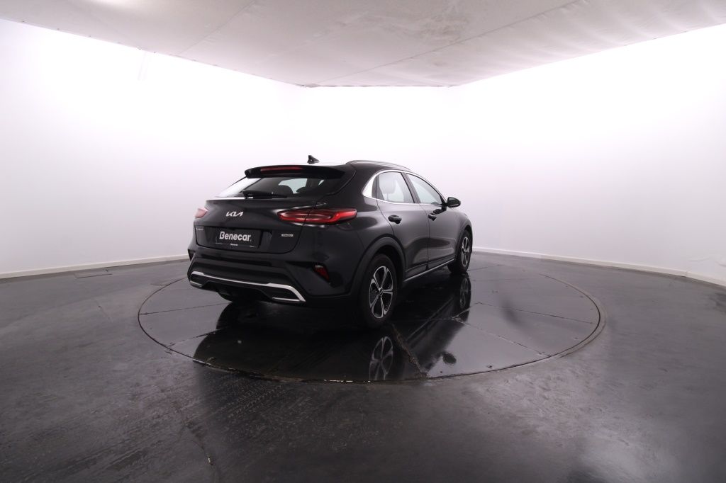 kia-xceed-2024-hibrido-1580cc