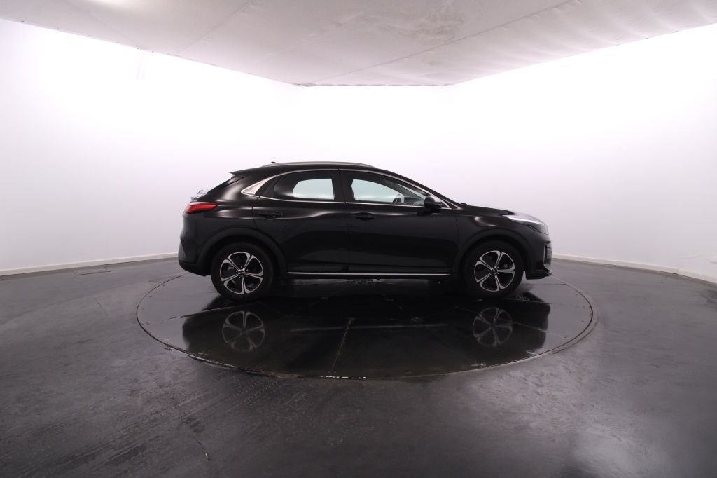 kia-xceed-2024-hibrido-1580cc