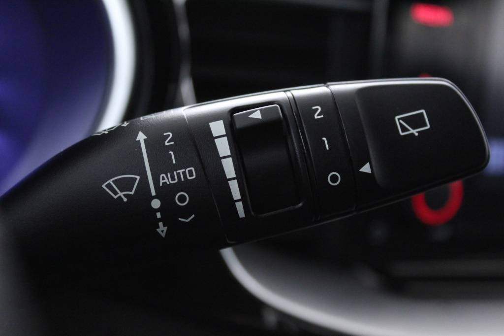kia-xceed-2024-hibrido-1580cc