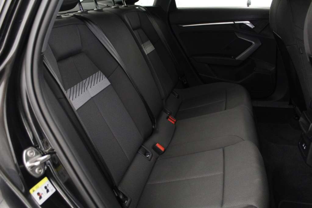 audi-a3-limousine-2025-hibrido-1498cc