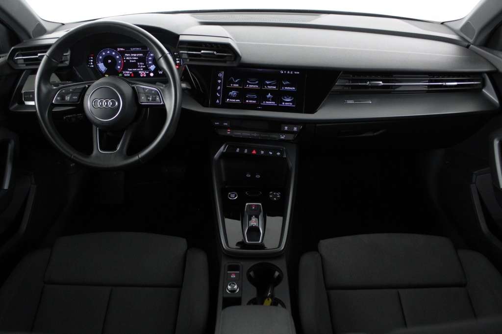 audi-a3-limousine-2025-hibrido-1498cc