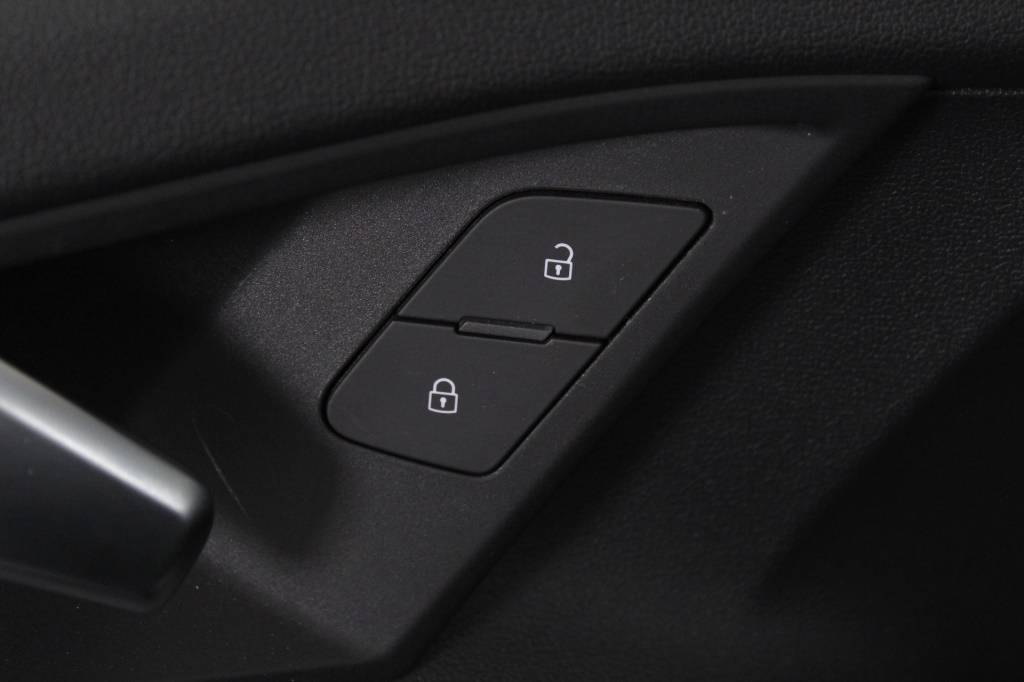 audi-a3-limousine-2025-hibrido-1498cc