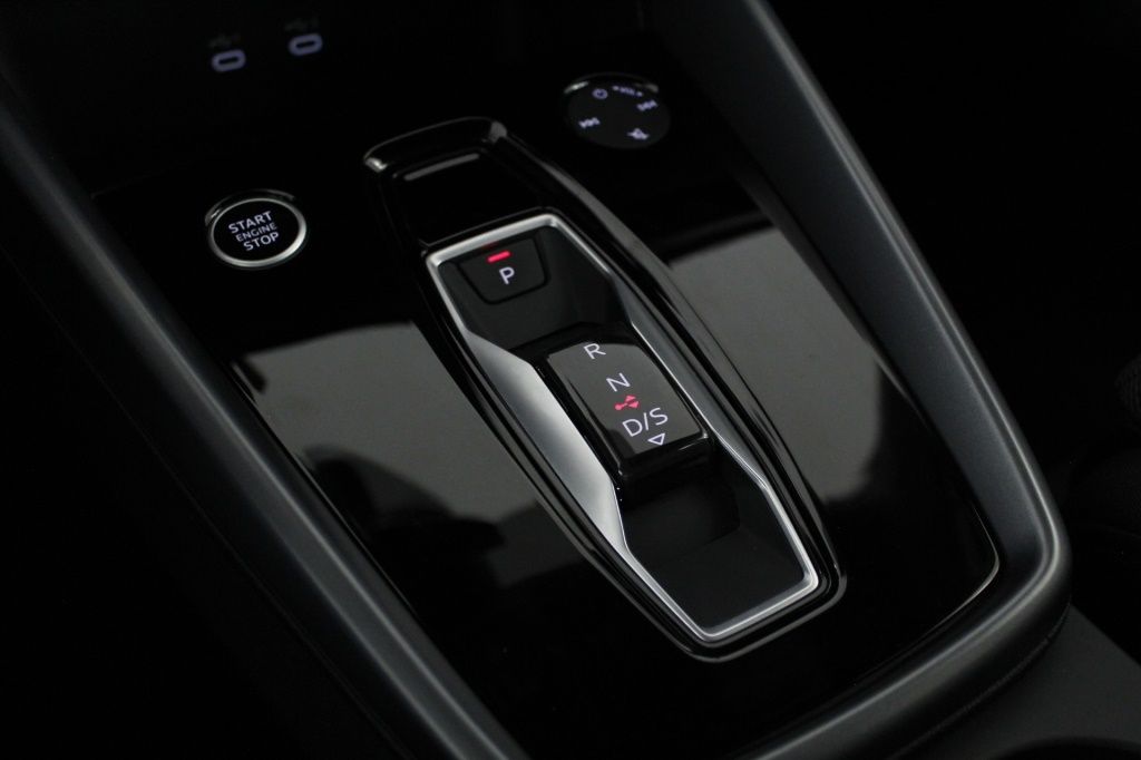audi-a3-limousine-2025-hibrido-1498cc