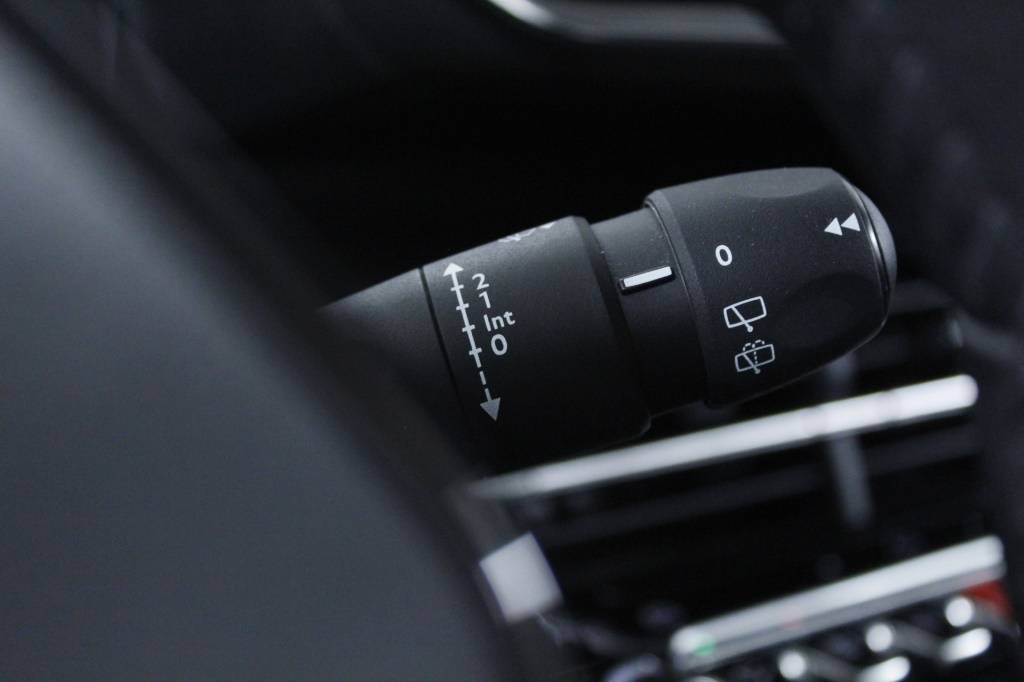 peugeot-208-2024-gasolina-1199cc