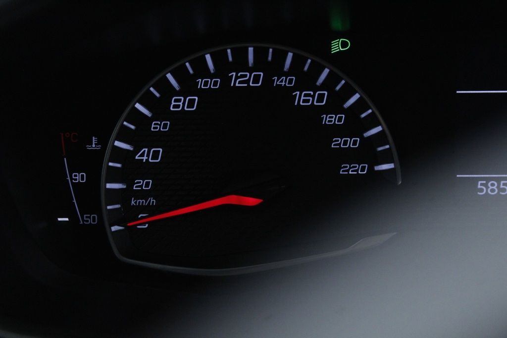 peugeot-208-2024-gasolina-1199cc
