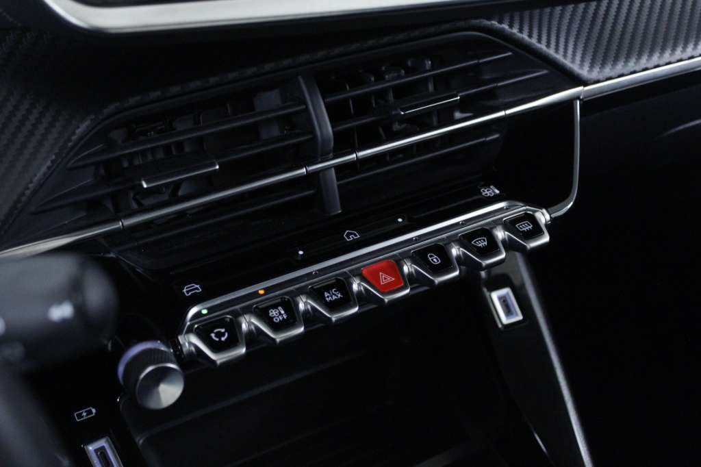 peugeot-208-2024-gasolina-1199cc