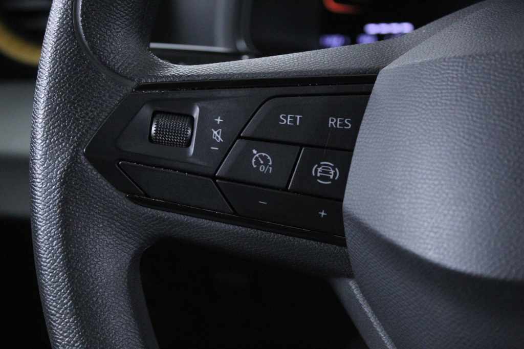 seat-ibiza-2023-gasolina-999cc