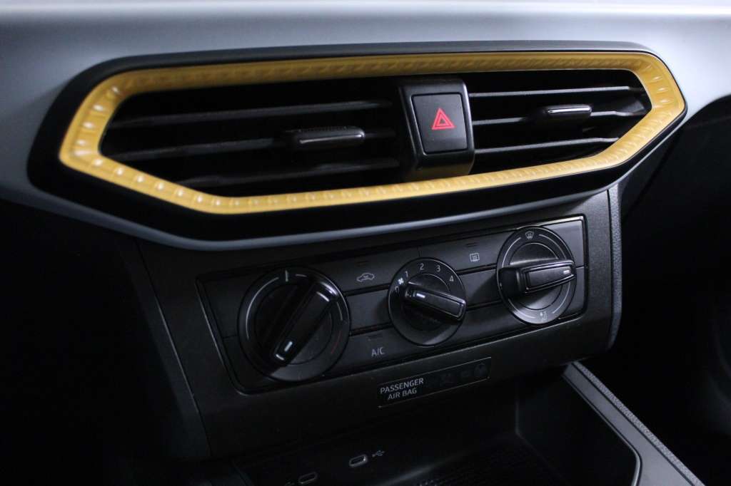 seat-ibiza-2023-gasolina-999cc