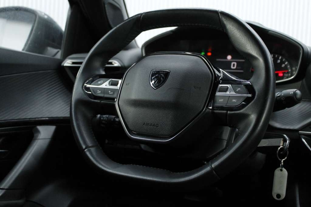 peugeot-2008-2024-gasolina-1199cc
