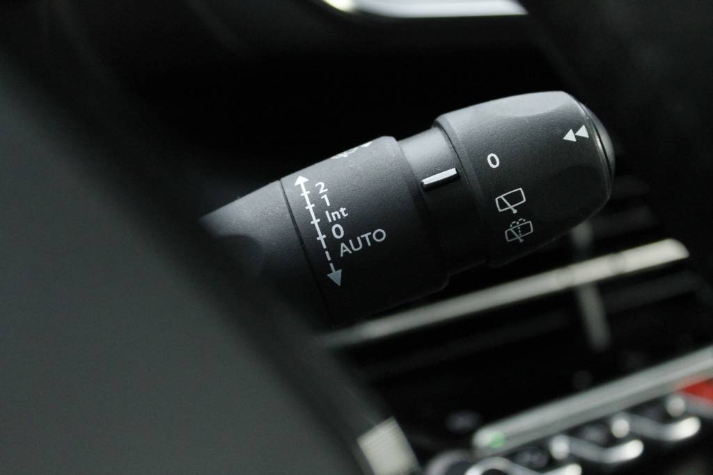 peugeot-2008-2024-gasolina-1199cc