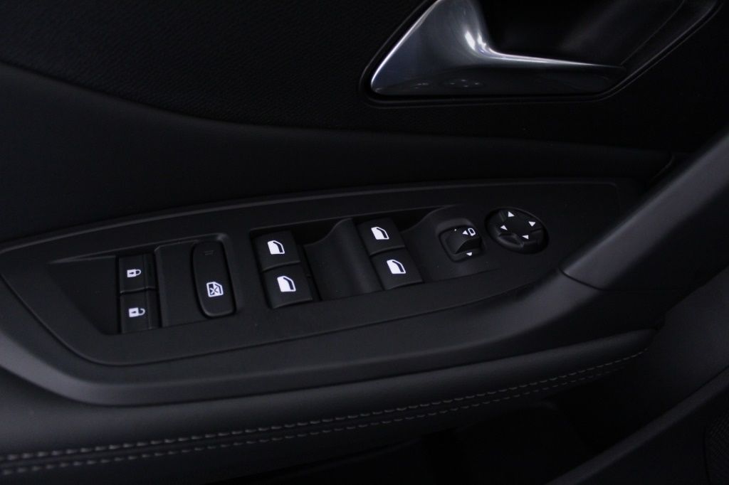 peugeot-308-2023-diesel-1499cc