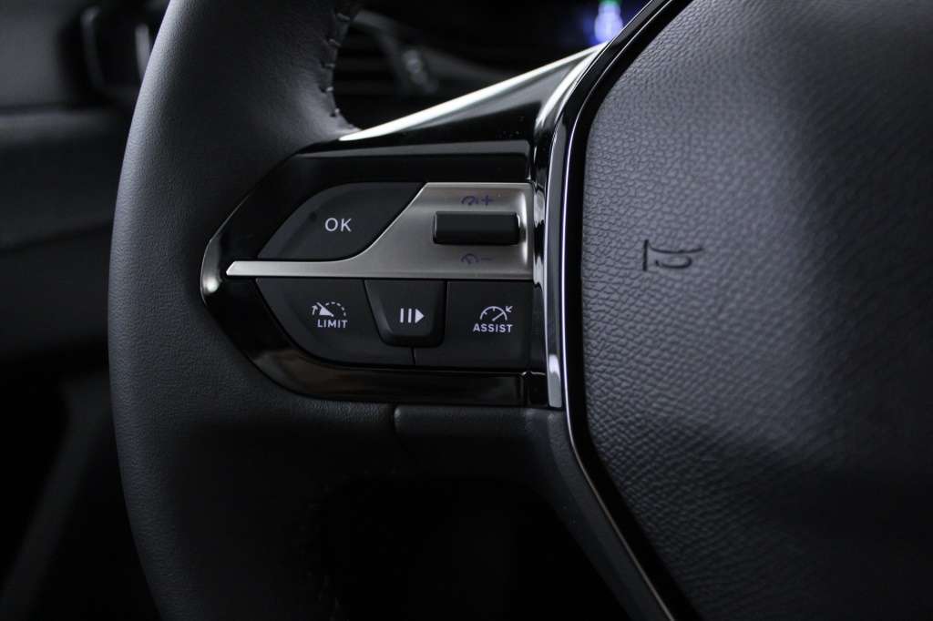 peugeot-308-2023-diesel-1499cc