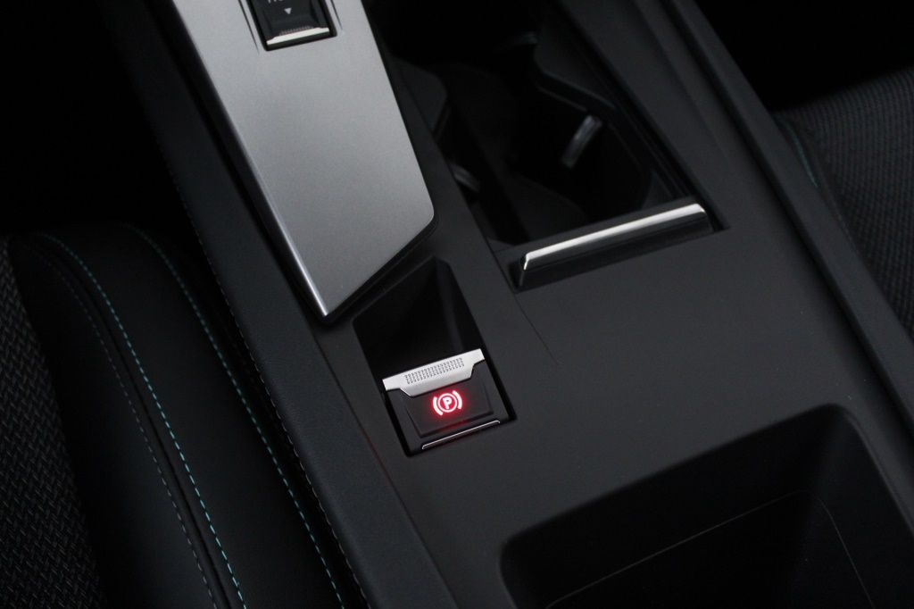 peugeot-308-2023-diesel-1499cc