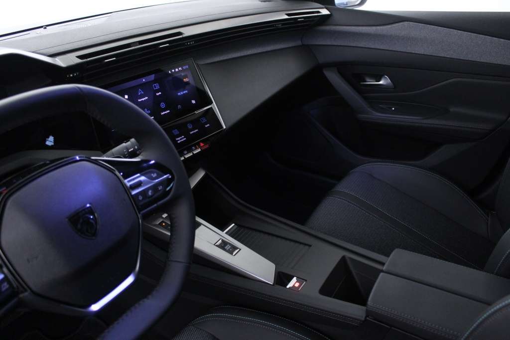 peugeot-308-2023-diesel-1499cc