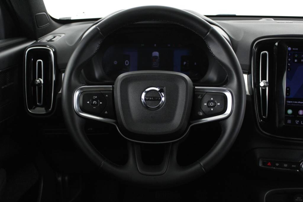 volvo-xc40-2025-hibrido-1969cc