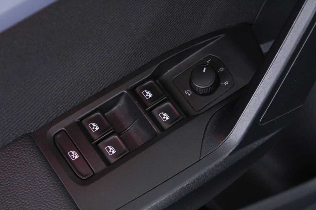 seat-ibiza-2024-gasolina-999cc