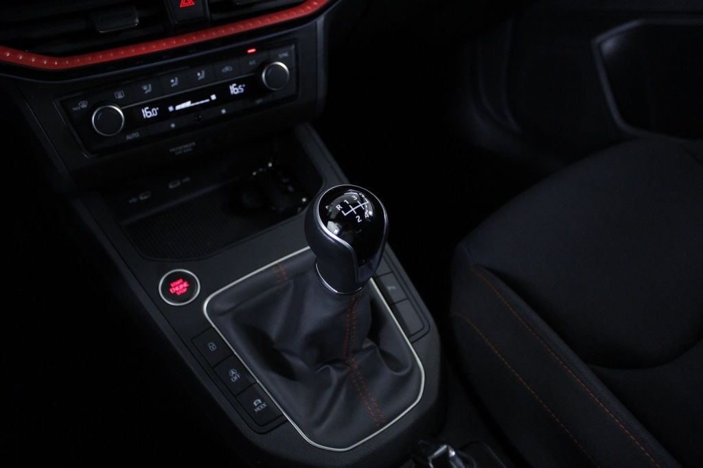 seat-ibiza-2024-gasolina-999cc