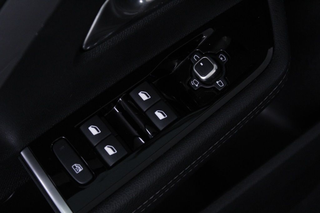 opel-astra-2025-gasolina-1199cc